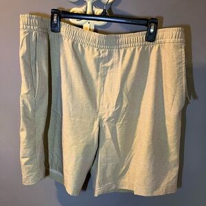 Men's Casual Elastic-Waist Khaki Shorts